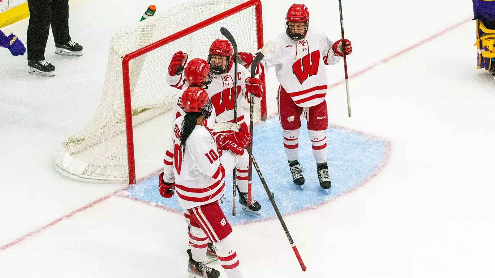 Women’s Notes: Badger Teammates Sit 1-2-3 in Scoring Race