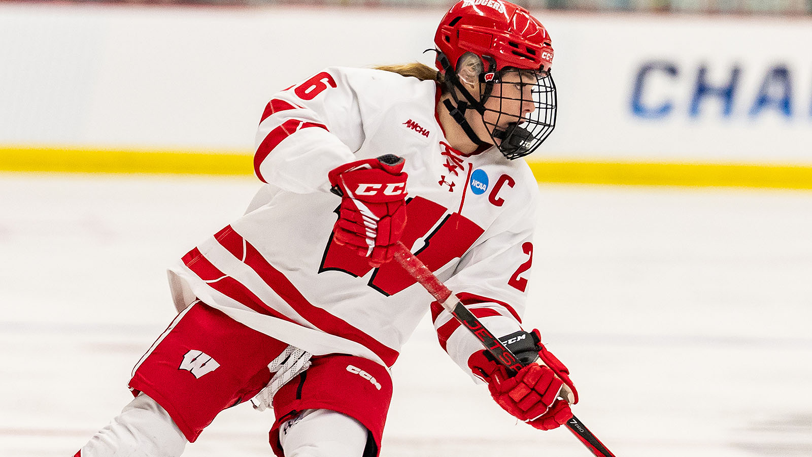 Wisconsin Captain O’Brien Claims Patty Kazmaier Award